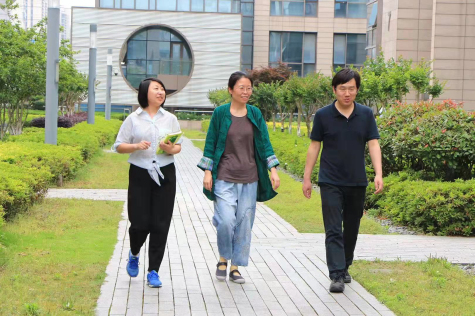 中国化工报副总编孟晶到jn江南官方网站走访调研