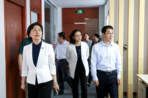 江苏省委网信办、省委宣传部领导赴jn江南体育科技园调研重点企业