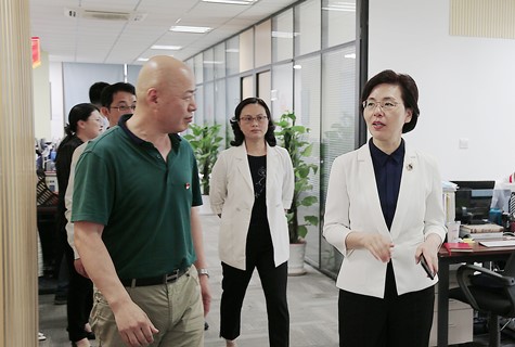 江苏省委网信办、省委宣传部领导赴jn江南体育科技园调研重点企业