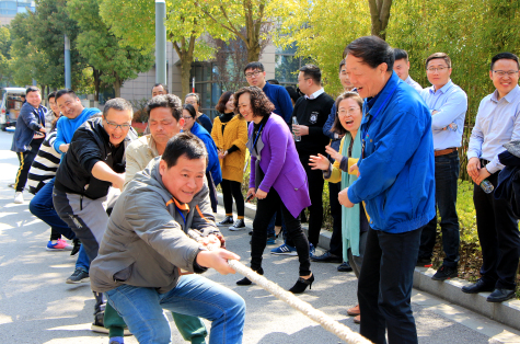 “弗兰德”杯拔河比赛在jn江南体育科技园举行