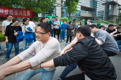 2018“卡拉宝”杯拔河比赛在jn江南体育科技园举行